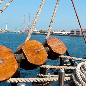 Cordage rt réas sur le Kruzenstern Kruzenstern escales 2013 à Dunkerque