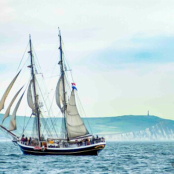 Morgenster à Sangatte Morgenster à Sangatte Avant sa remise en chantier, il a eu une longue carrière, depuis 1919, comme bateau de pêche en Mer du Nord. Le Morgenster intègre la...