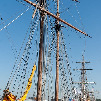L’Étoile de France Amarré depuis 2021 dans le port de Saint-Nazaire, le bateau coule, dans la nuit du 28 au 29 octobre 2023, site à la tempête Céline[6]. Des trombes d’eau se sont...