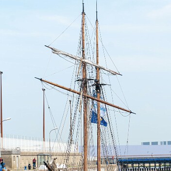 _CBI5545 L’Étoile de France est une goélette à hunier et à coque bois construite en 1938 en tant que cargo pour la mer baltique (Baltic Trader), labellisée bateau...